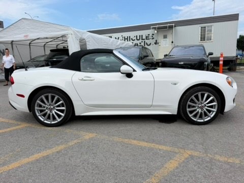 2017 FIAT 124 Spider LUSSO White Laval - photo #7