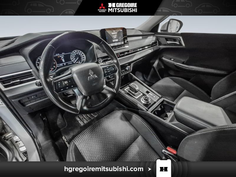 2022 Mitsubishi Outlander Grey Laval - photo #14