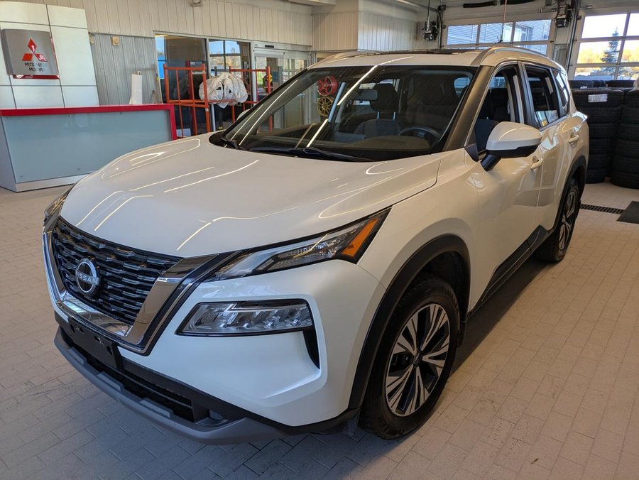 2022 Nissan Rogue SV AWD White