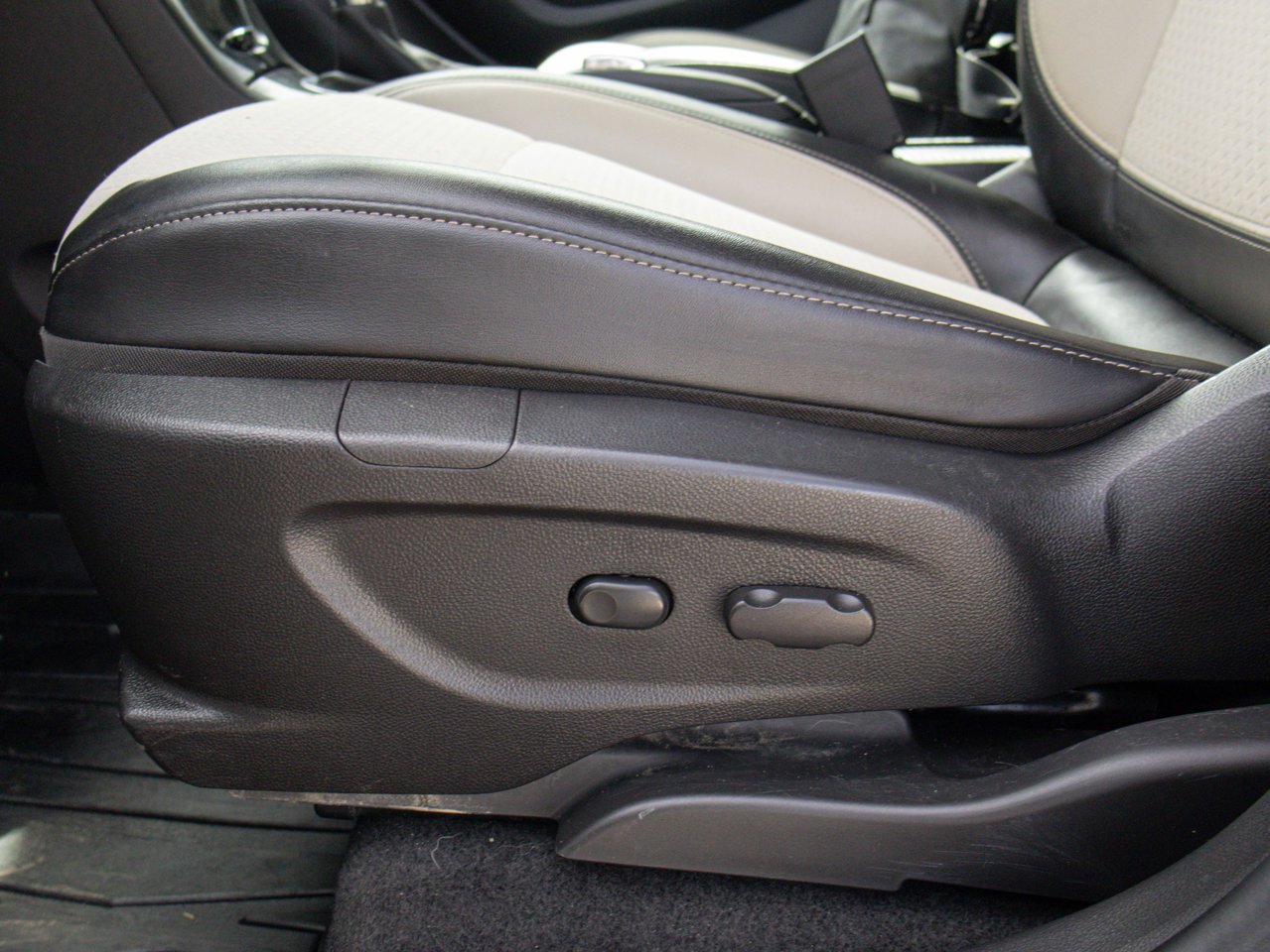 2020 Buick Encore AWD 4dr Preferred White Sherwood Park - photo #18