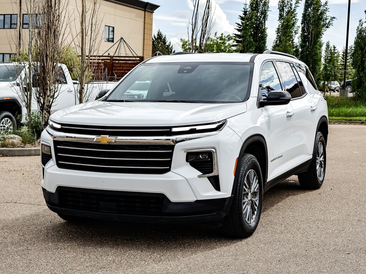 2026 Chevrolet Traverse AWD 4dr LT White Sherwood Park - photo #3