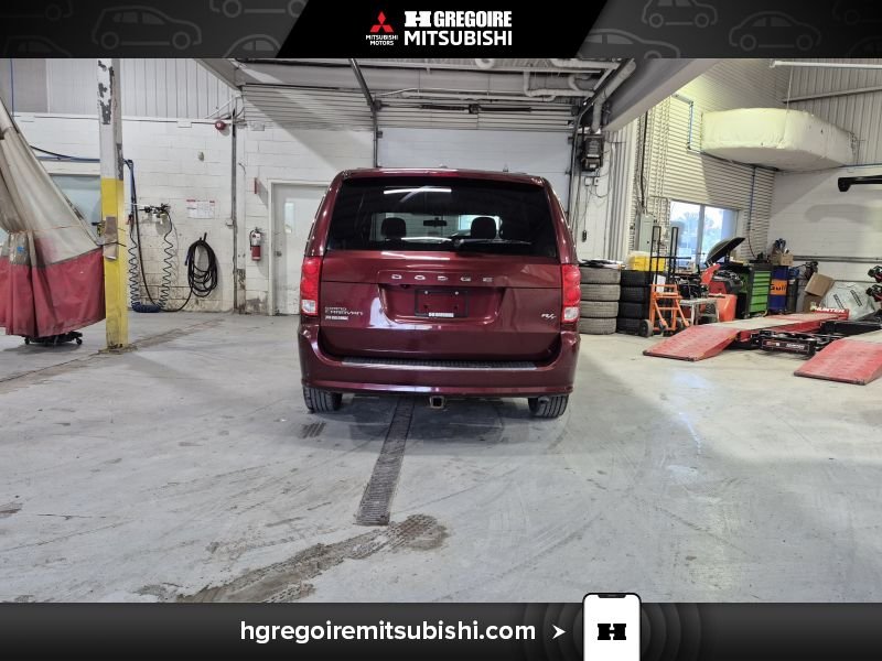 2016 Dodge GR Caravan Red Laval - photo #7