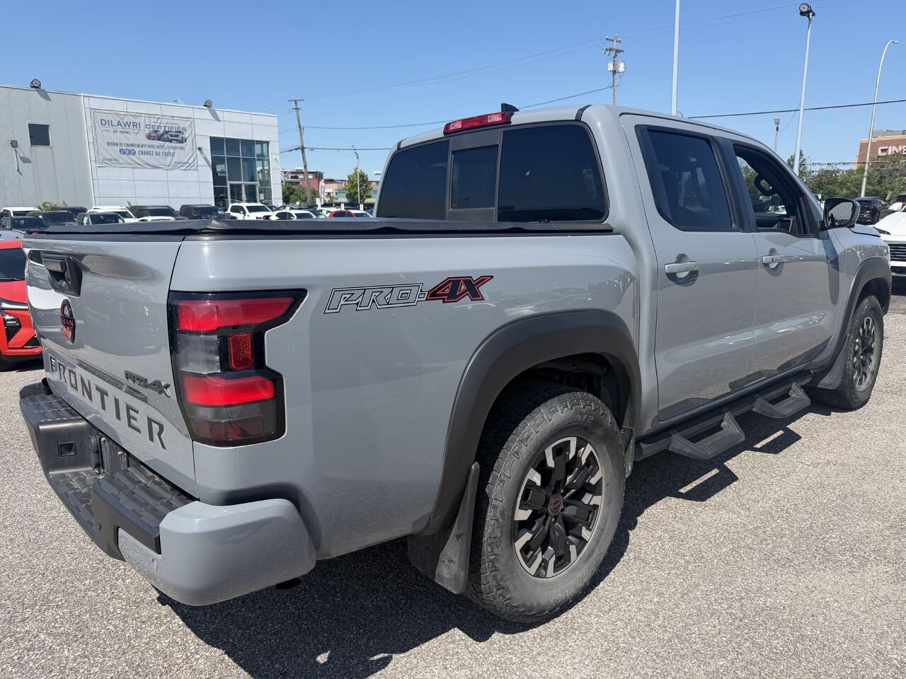 NISSAN FRONTIER PRO-4X SV cabine double caisse longue 4x4 2022 Argent Ottawa & Gatineau - photo #17