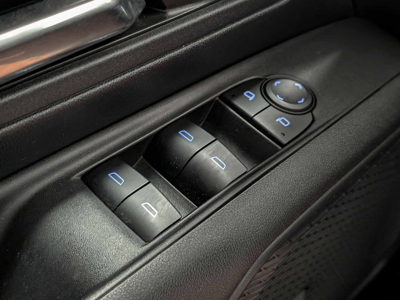 CHEVROLET Silverado EV eAWD Crew Cab 4WT Grosse Batterie 2024 Blanc Sherbrooke - photo #16