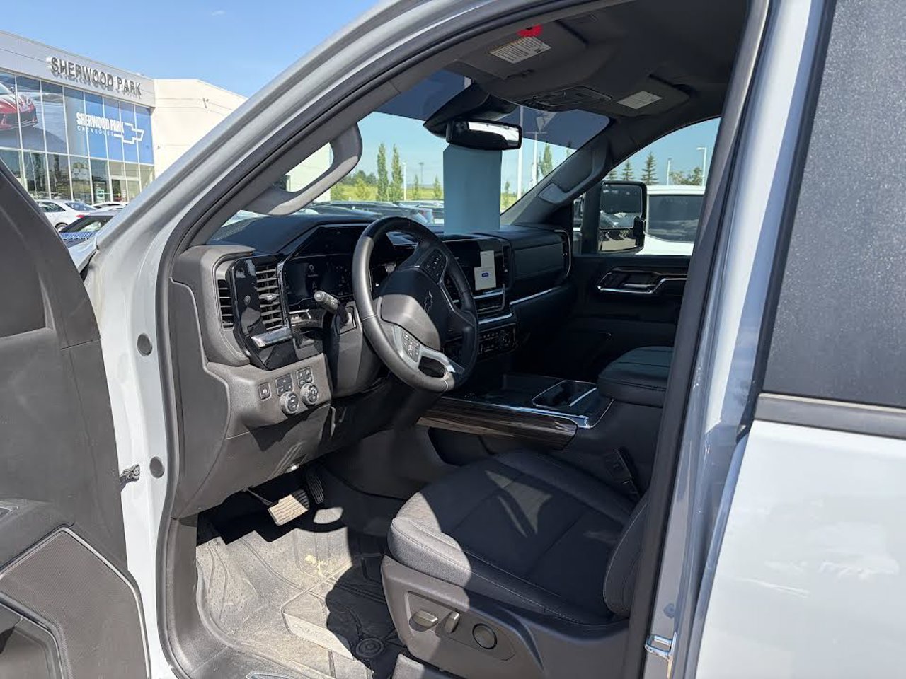 2024 Chevrolet Silverado 3500HD 4WD Crew Cab 159 LT Grey Sherwood Park - photo #5