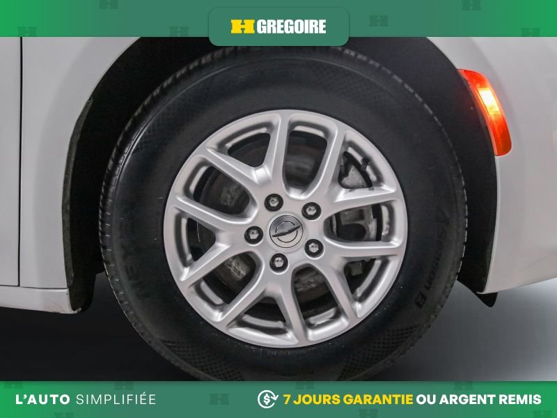 2023 Chrysler Grand Caravan White Laval - photo #31
