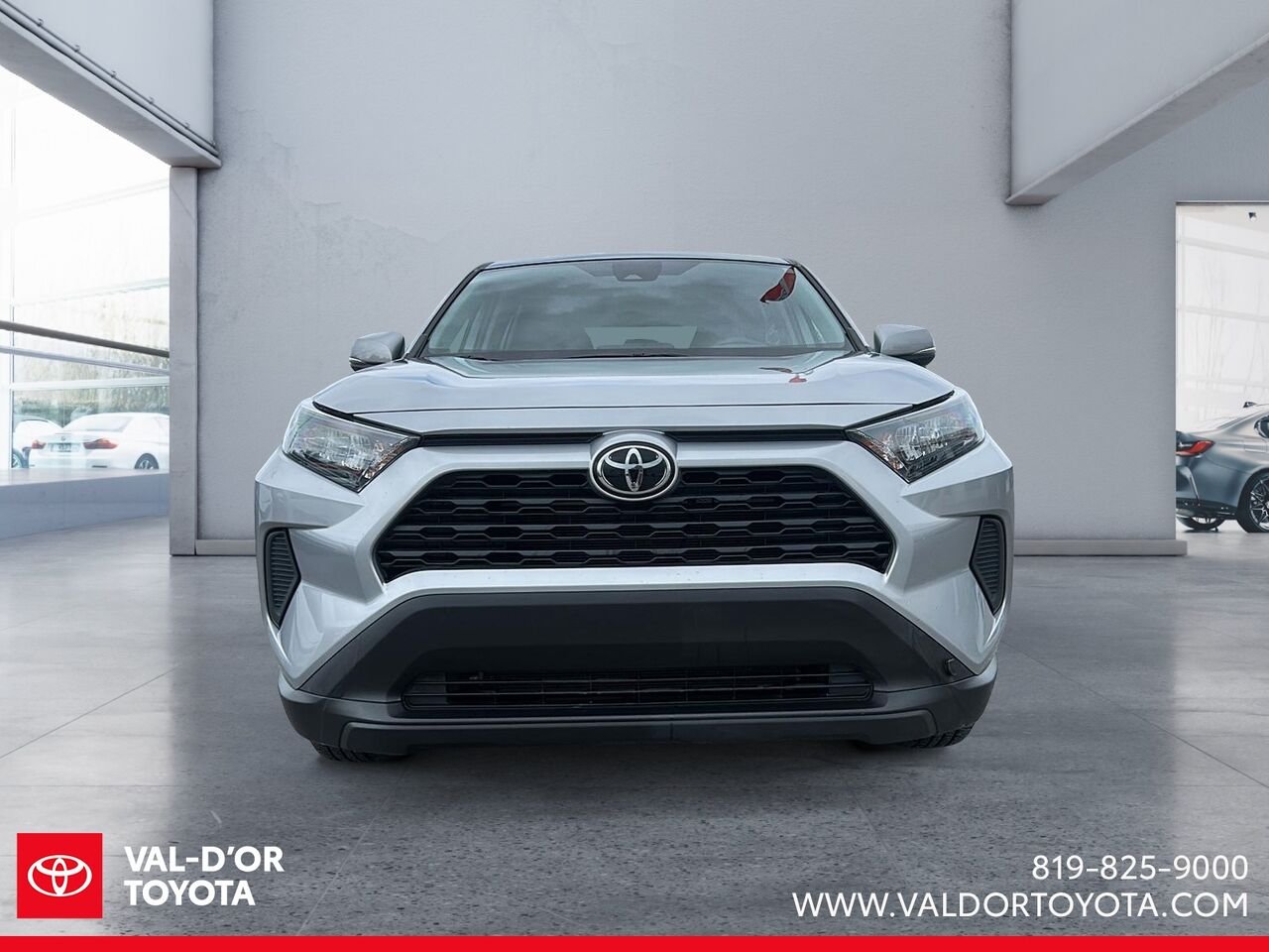 Toyota RAV4 LE TI 2025 Ciel argent métallisé Val-d'Or - photo #1