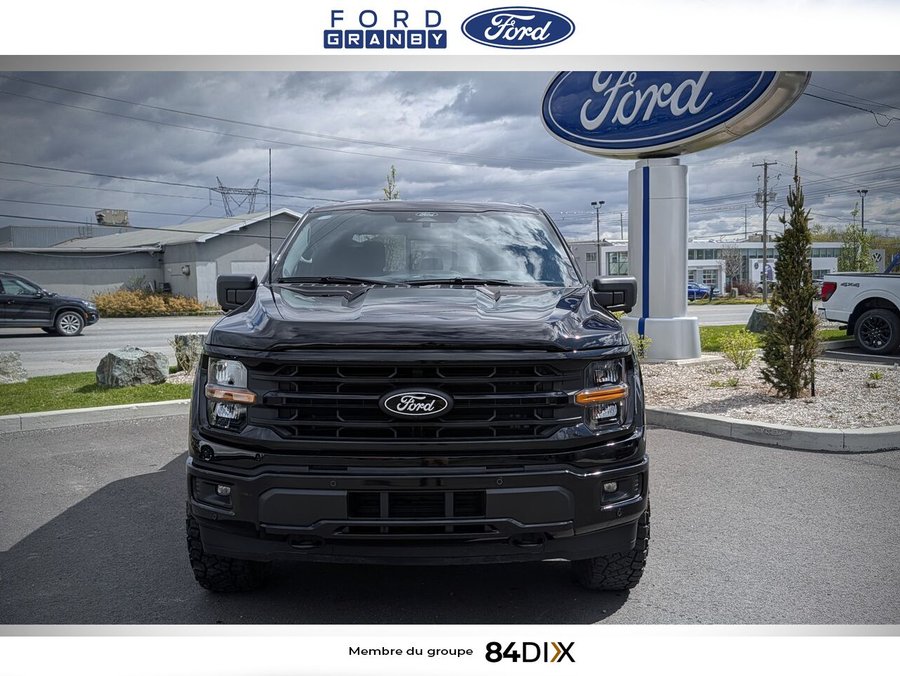 Ford F-150 XLT cabine SuperCrew 4RM caisse de 5,5 pi 2026 Noir agate métallisé