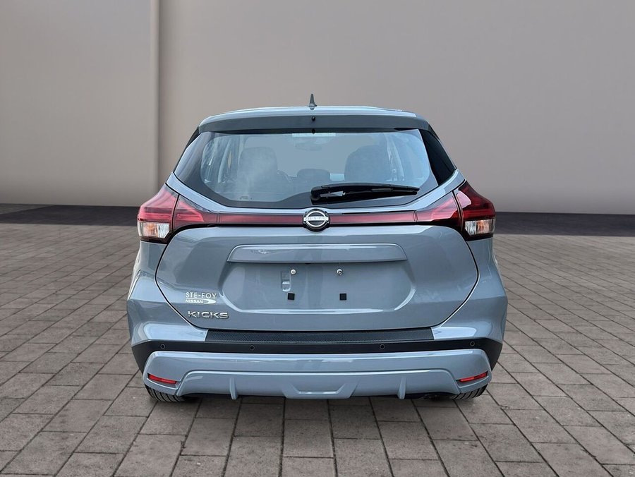 2024 Nissan Kicks S TA 2024 Grey