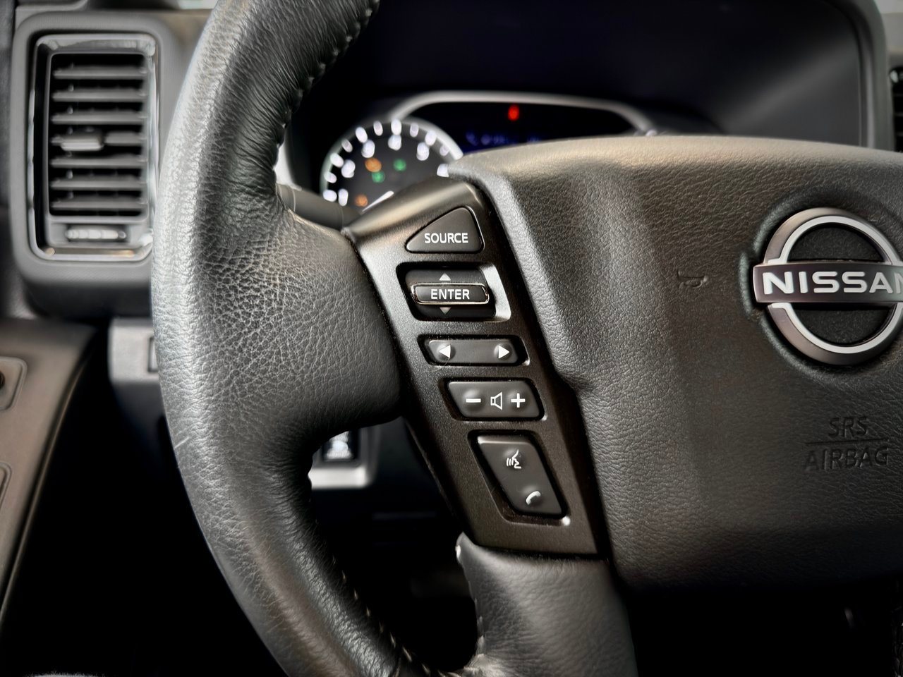 2023 Nissan Frontier White Notre-Dame-des-Prairies - photo #25