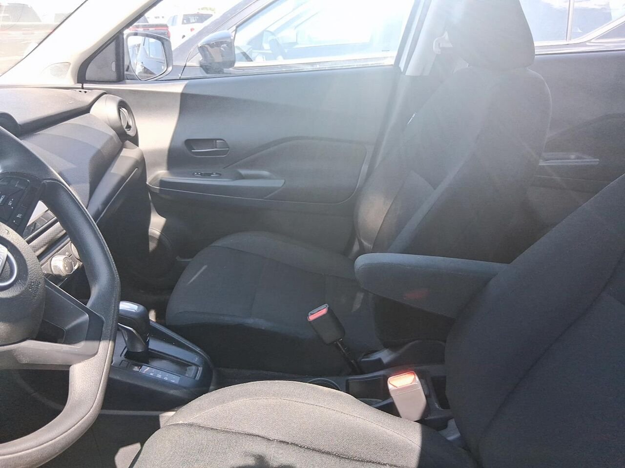 2024 Nissan KICKS S TA White Québec - photo #2