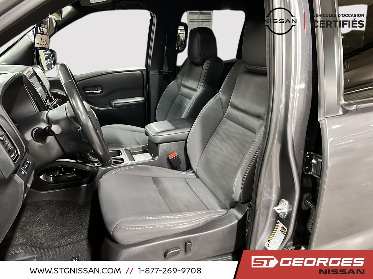 Nissan Frontier 2023 Gris Saint-Georges - photo #8