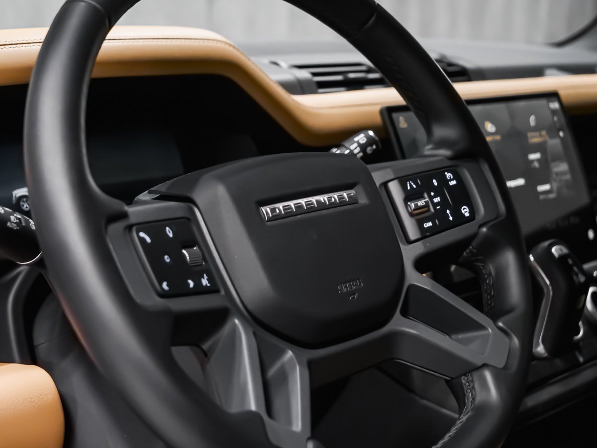 2026 Land Rover Defender X-Dynamic SE V8 Black Montreal - photo #20