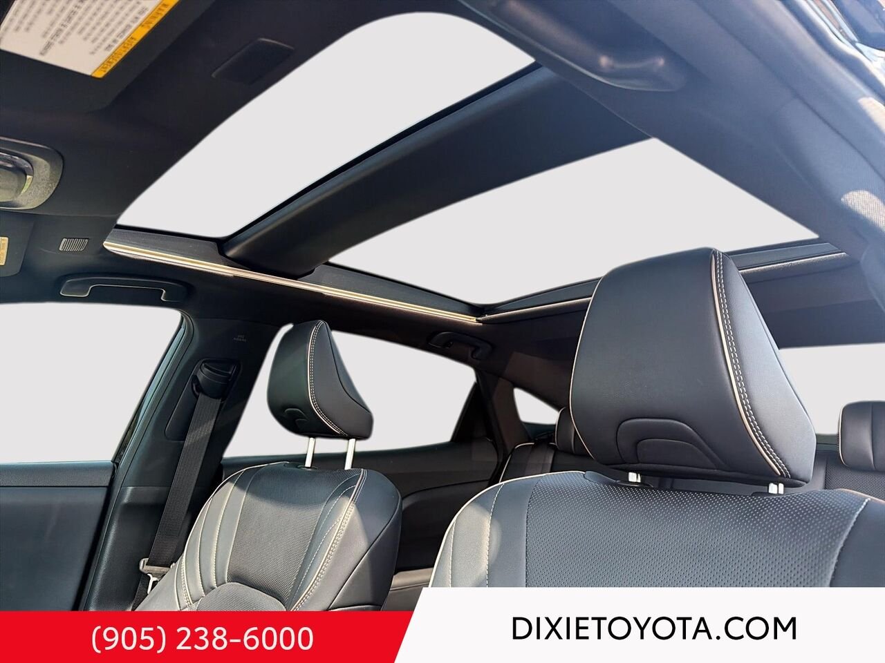 2026 Toyota Crown HYBRID PLATNIUM AWD / CLEAN CARFAX / HEATED AND VENTILATED SEATS / ALLOY WHEELS / CARPLAY AND ANDROID AUTO Mississauga - photo #10