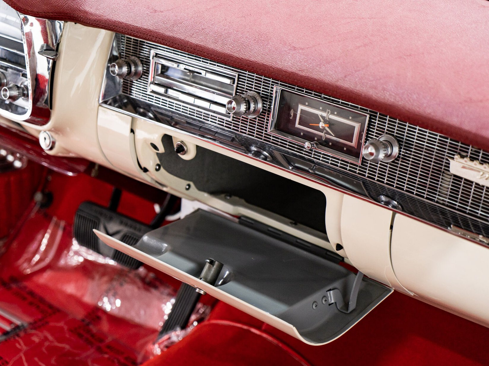 1956 Cadillac Eldorado Seville With Factory A/C | PRIX EN USD White Montreal - photo #62
