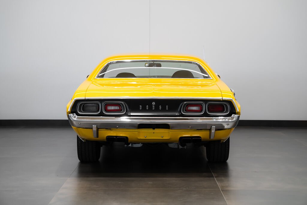 Dodge Challenger 1972 Jaune Montréal - photo #4