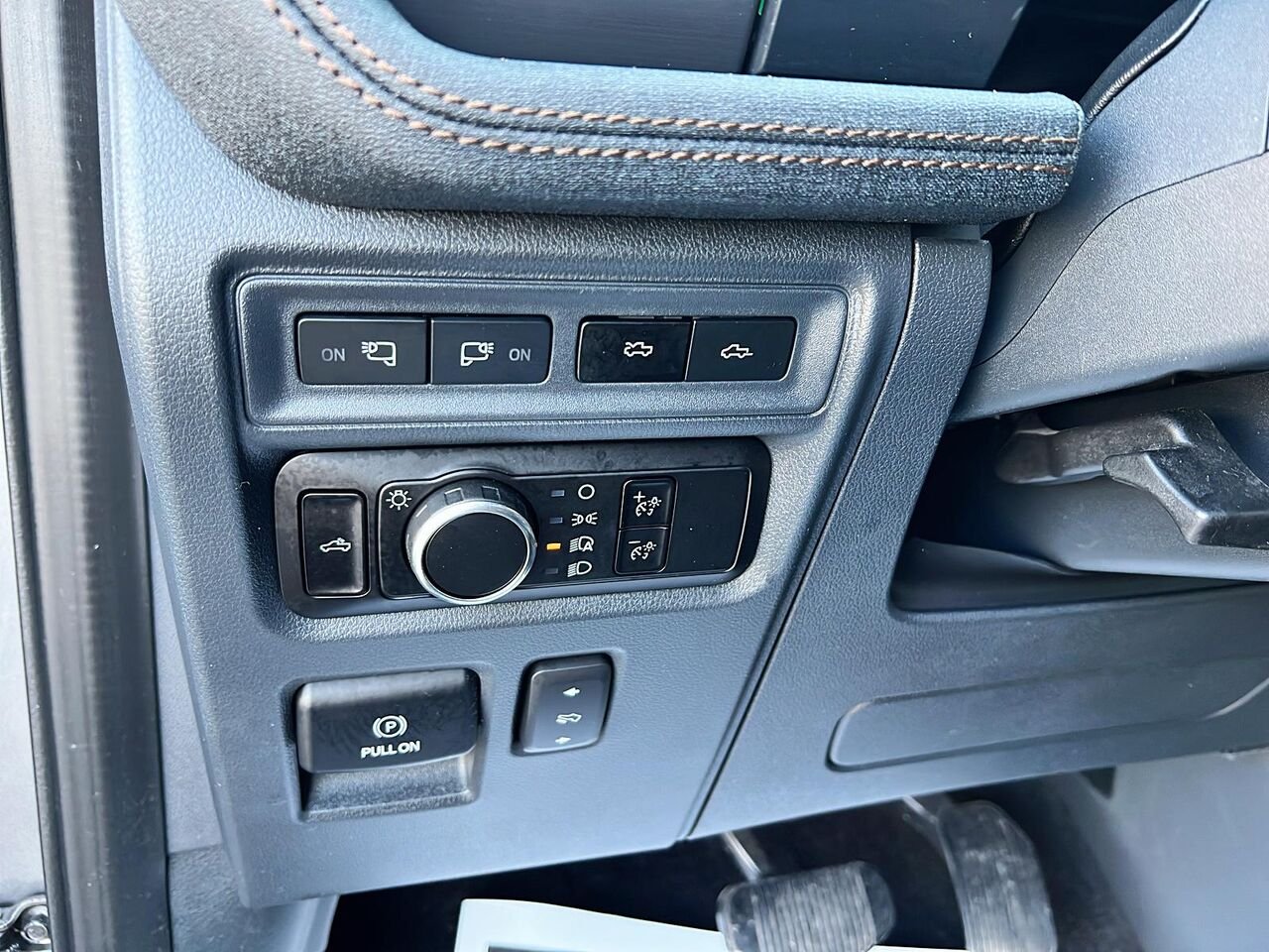 Ford F-150 Lightning LARIAT STANDARD RANGE 2023 Gris Québec - photo #15