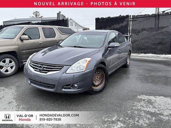 2012 Nissan Altima 2012 Grey
