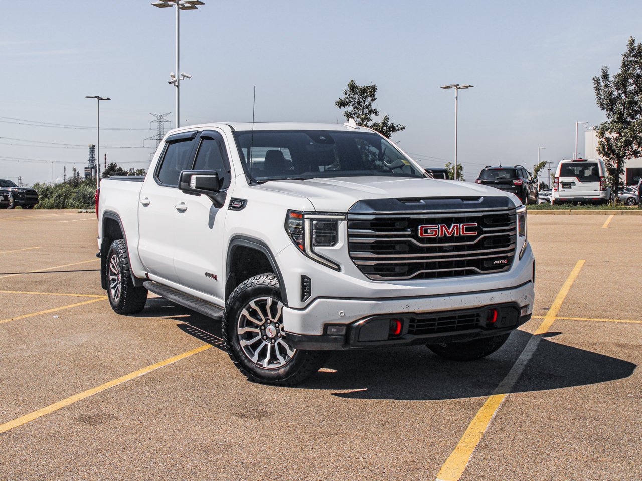 2022 GMC Sierra 1500 4WD Crew Cab 147 AT4 White Sherwood Park - photo #1