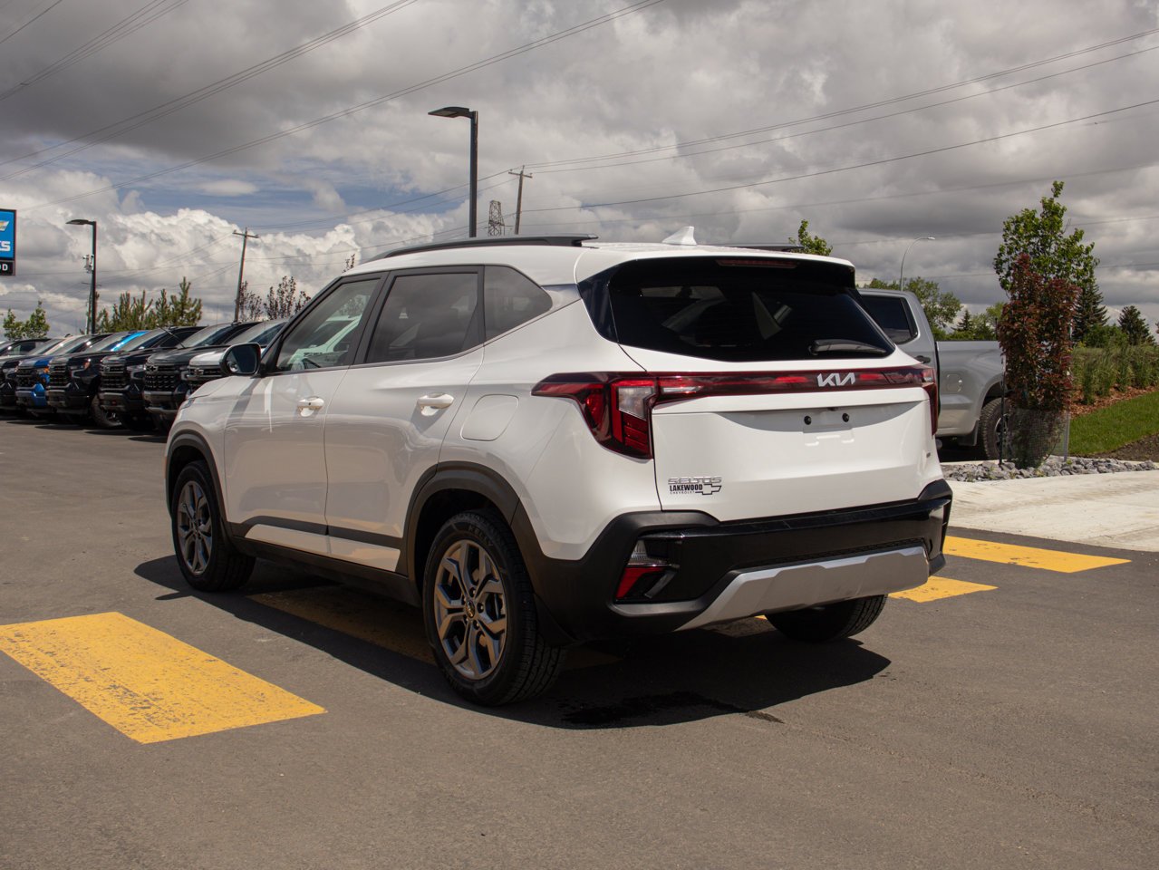 2025 Kia Seltos EX AWD White Sherwood Park - photo #6