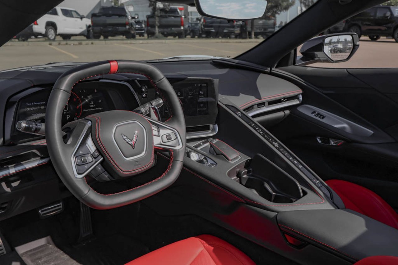 2025 Chevrolet Corvette 2dr Stingray Conv w/1LT White Sherwood Park - photo #26