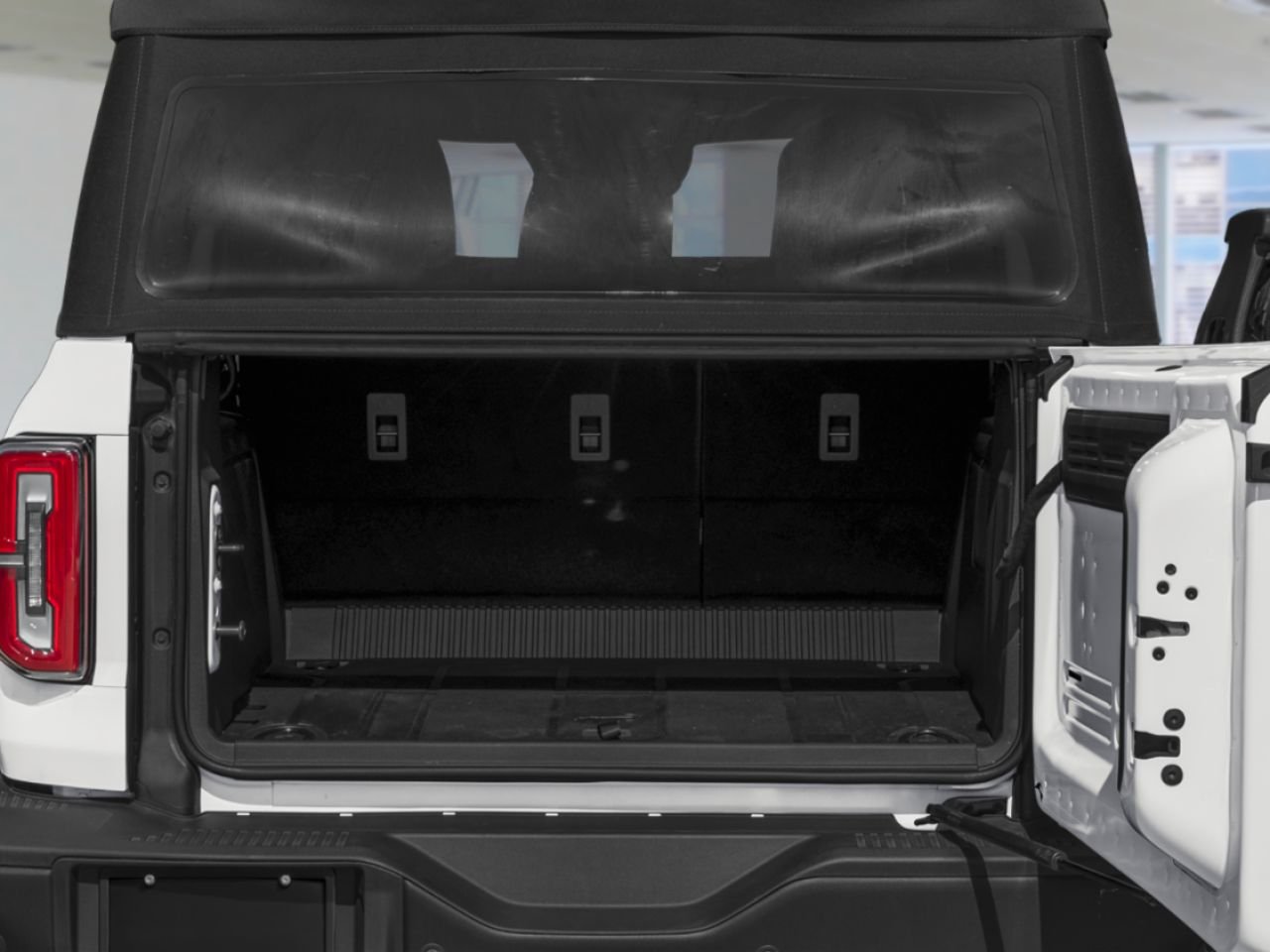 2025 Ford Bronco Shadow Black Mont-Laurier - photo #4
