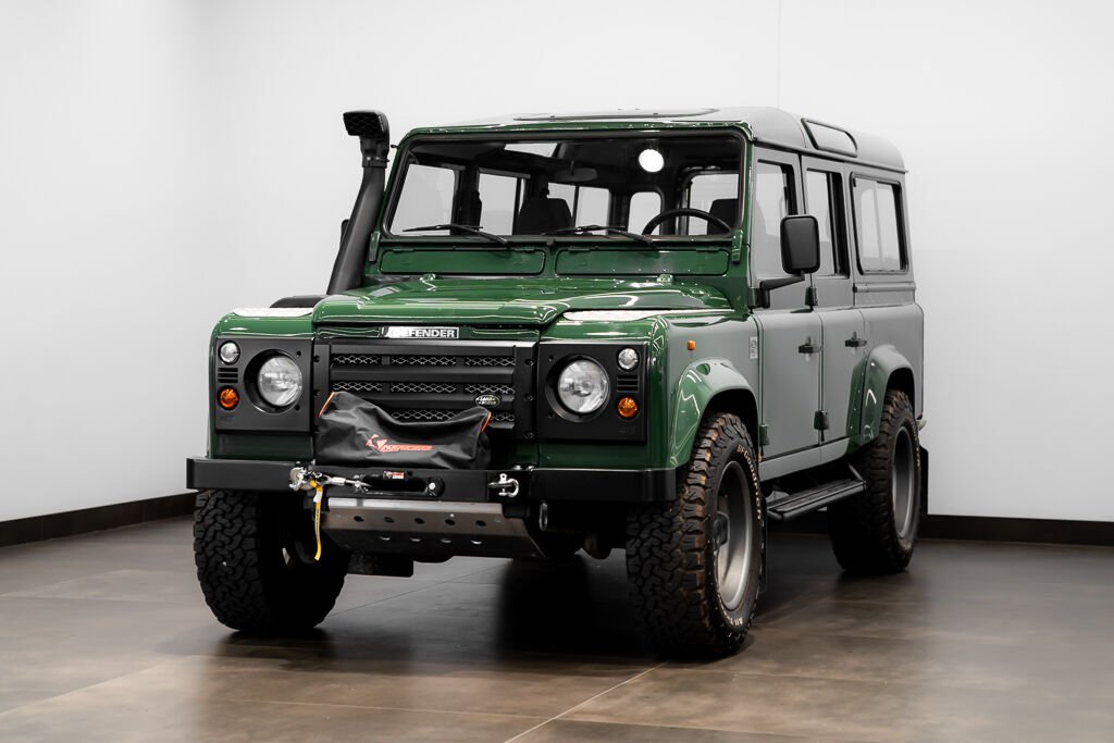 Land Rover Defender CAR IN MILES 1997 Vert Kirkland - photo #0