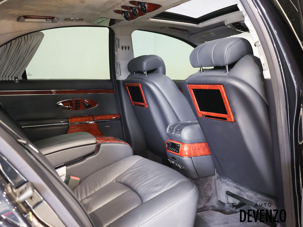 2009 Maybach 57 Blue Saint-Eustache - photo #8