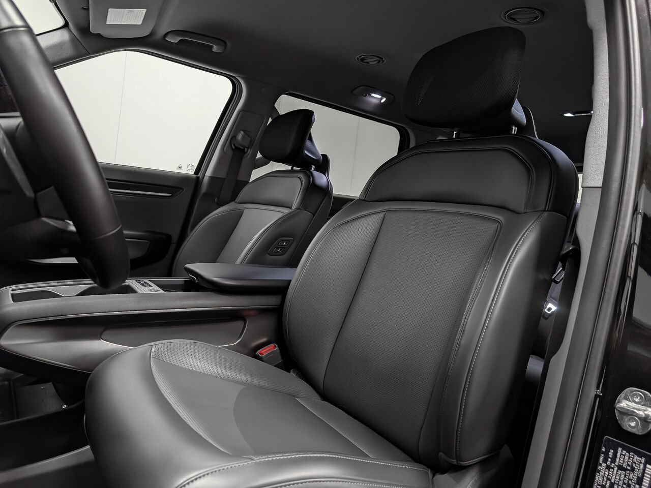 2025 Kia EV9 Land AWD 7 Places Hitch Other Sherbrooke - photo #8