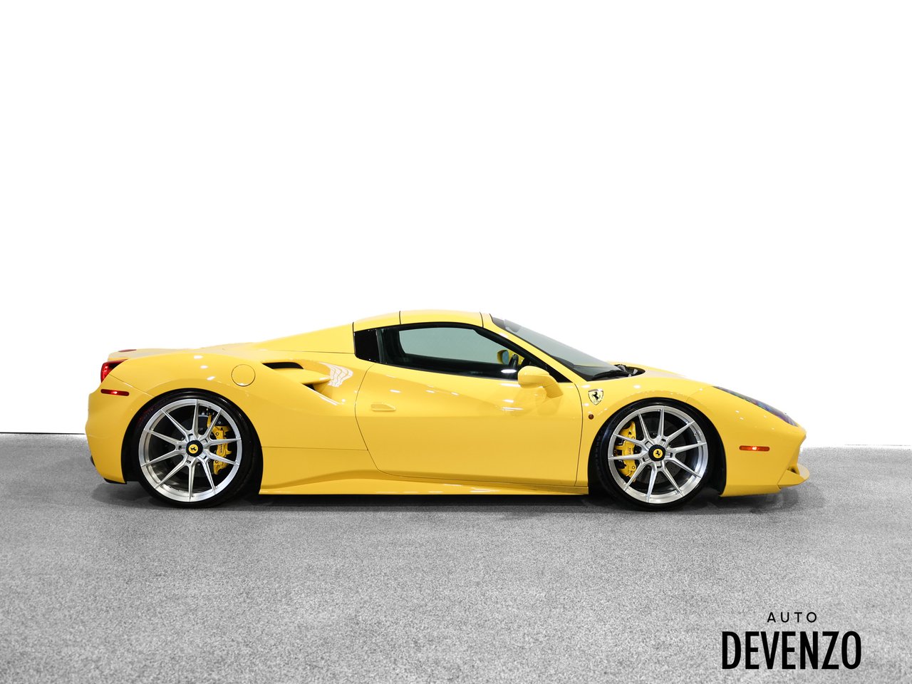 Ferrari 488 2017 Jaune Saint-Eustache - photo #5