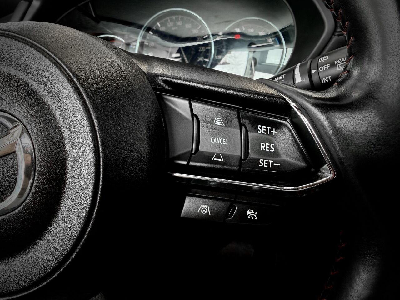 2022 Mazda CX-5 Red Notre-Dame-des-Prairies - photo #28