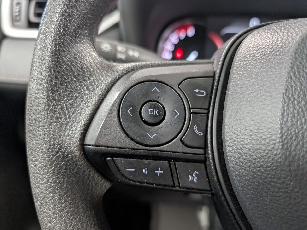Toyota RAV4 LE/SIÈGES CHAUFFANTS/CAMÉRA DE RECUL/BLUETOOTH/AC/ 2025 Blanc Sherbrooke - photo #13