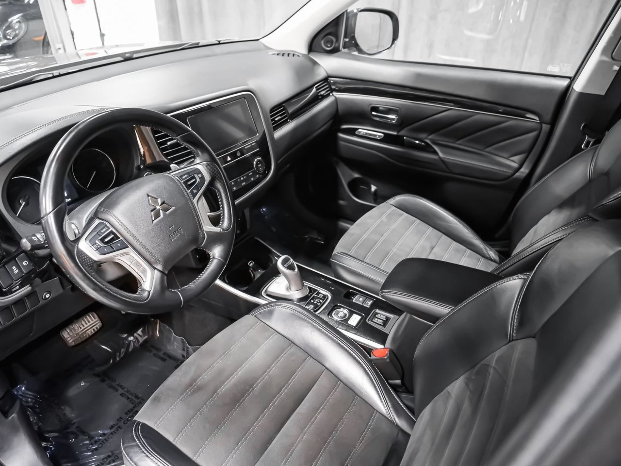 Mitsubishi Outlander PHEV SE 2019 Brun Montréal - photo #4