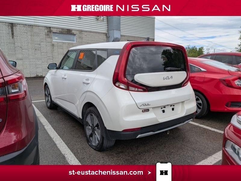 2022 Kia Soul White Saint-Eustache - photo #8