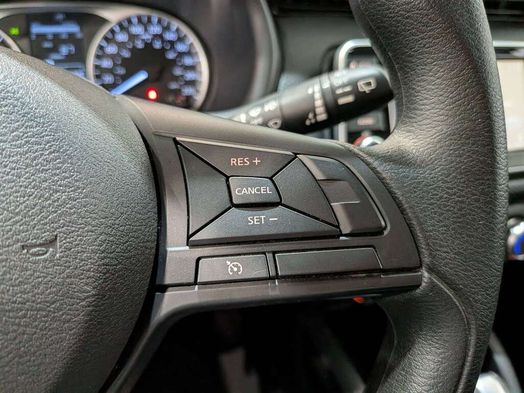 2024 Nissan Kicks S FWD White Val-David - photo #17