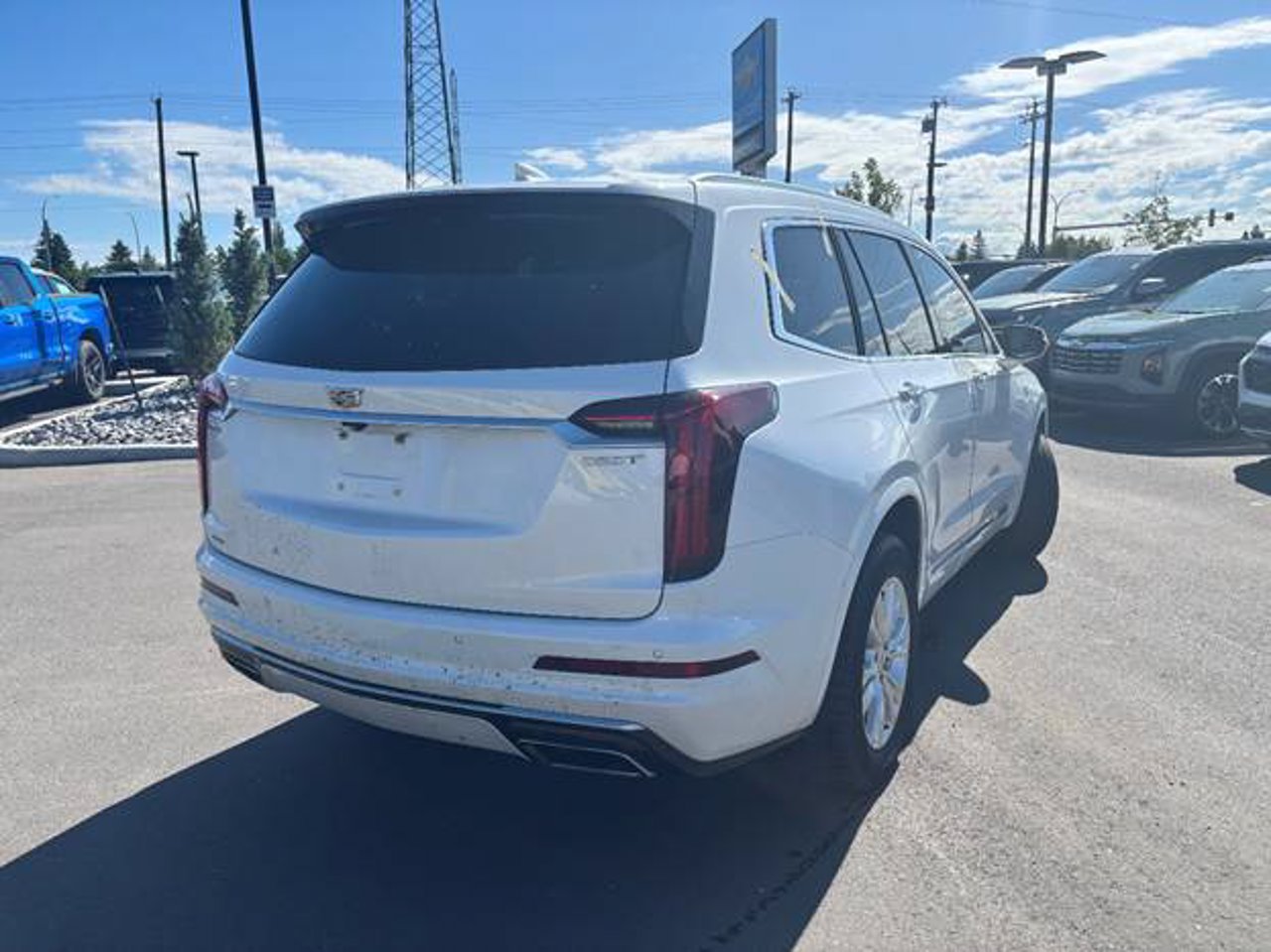 2024 Cadillac XT6 AWD 4dr Luxury White Sherwood Park - photo #4