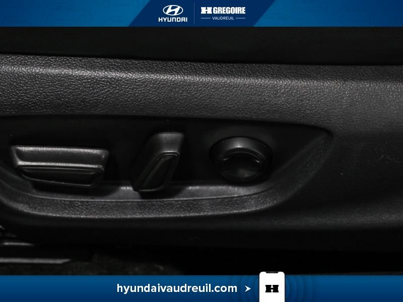 2020 Toyota Camry White Blainville - photo #18