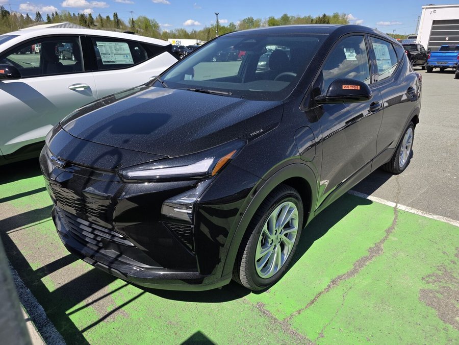 2027 Chevrolet Bolt 2027 Mosaic Black Metallic