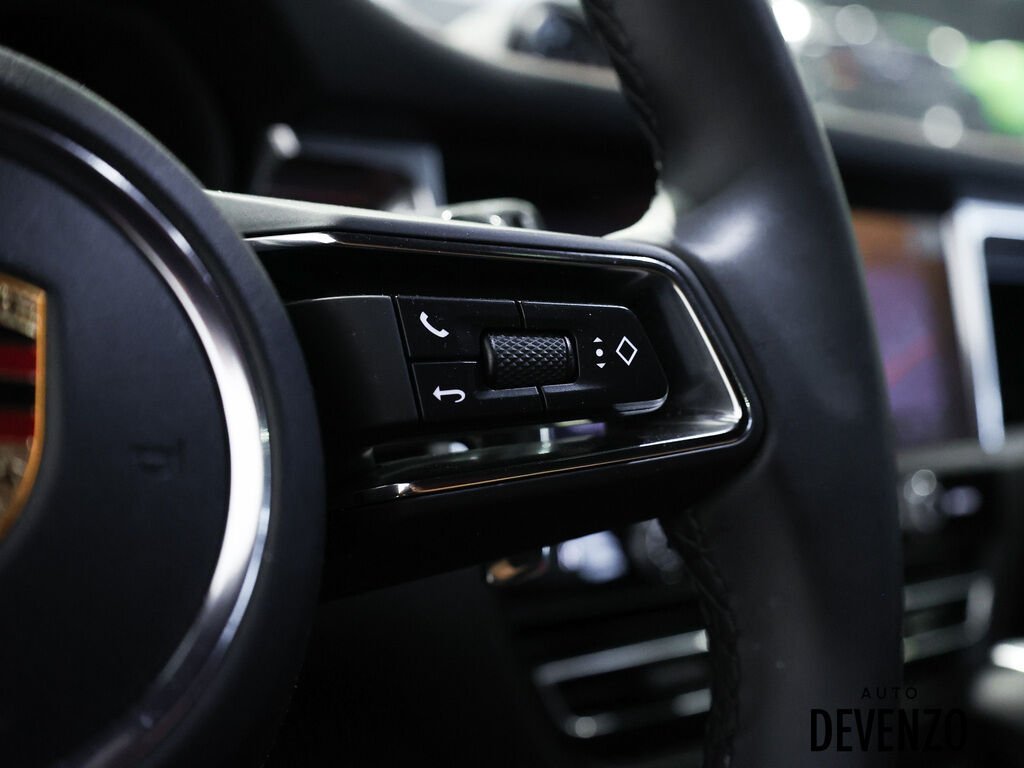 2025 Porsche Macan Black Saint-Eustache - photo #18