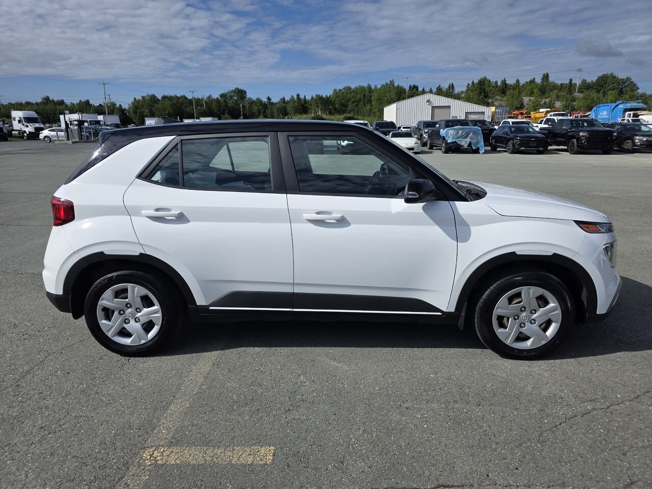 Hyundai Venue Essential IVT avec couleur deux tons 2021 Blanc Rouyn-Noranda - photo #26