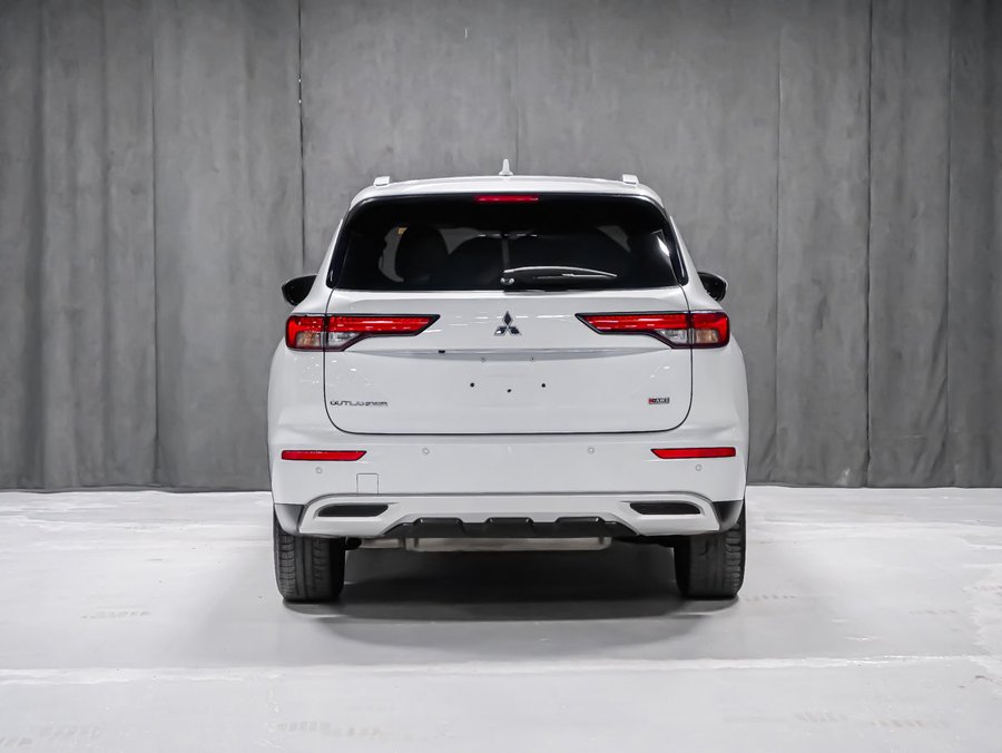 2024 Mitsubishi Outlander LE 2 SET DE PNEU APPLE CAR PLAY White