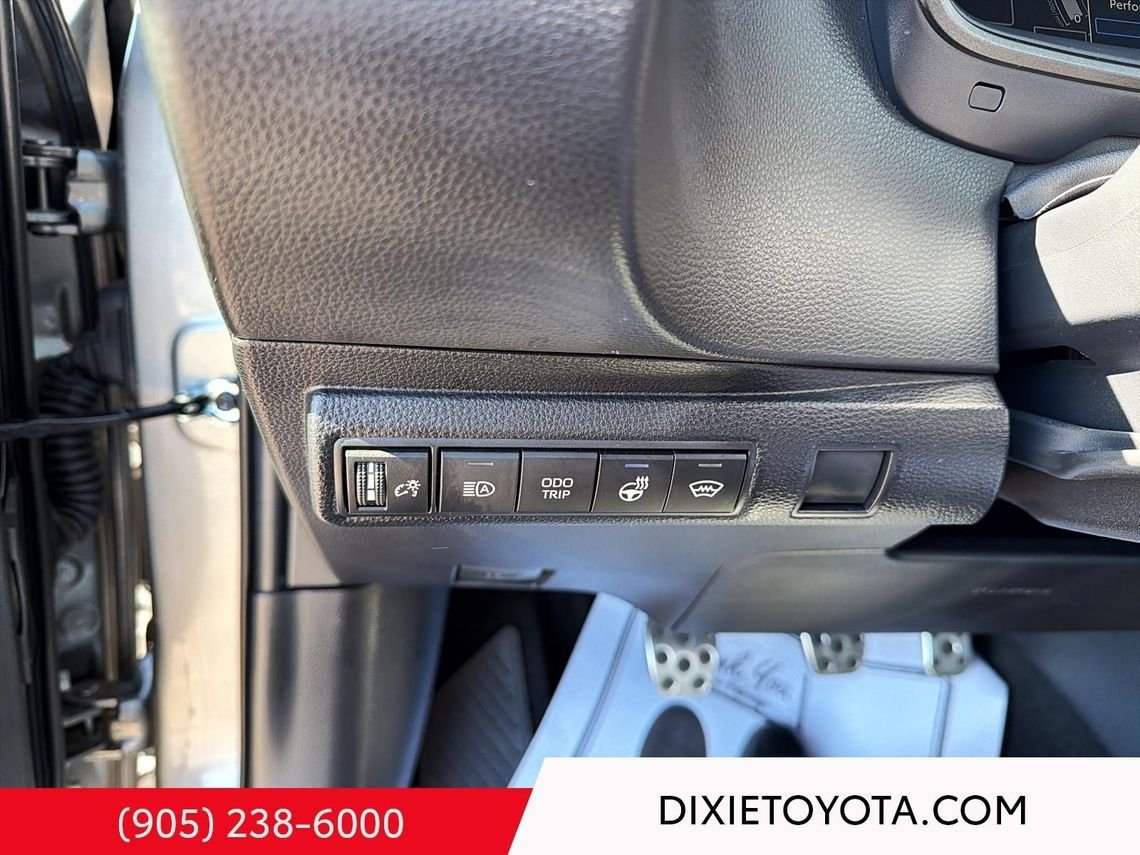 2025 Toyota GR Corolla Leather Interior, Heated Seats, Alloy Wheels, Heated Steering Wheel, Bluetooth Heavy Metal Mississauga - photo #13