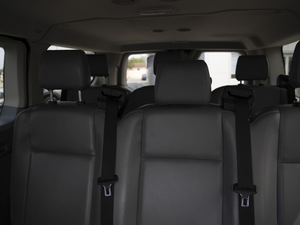Ford Transit tourisme | T-150 XL toit bas 130 po porte pivotante côté passager 2018 Blanc Val-d'Or - photo #7