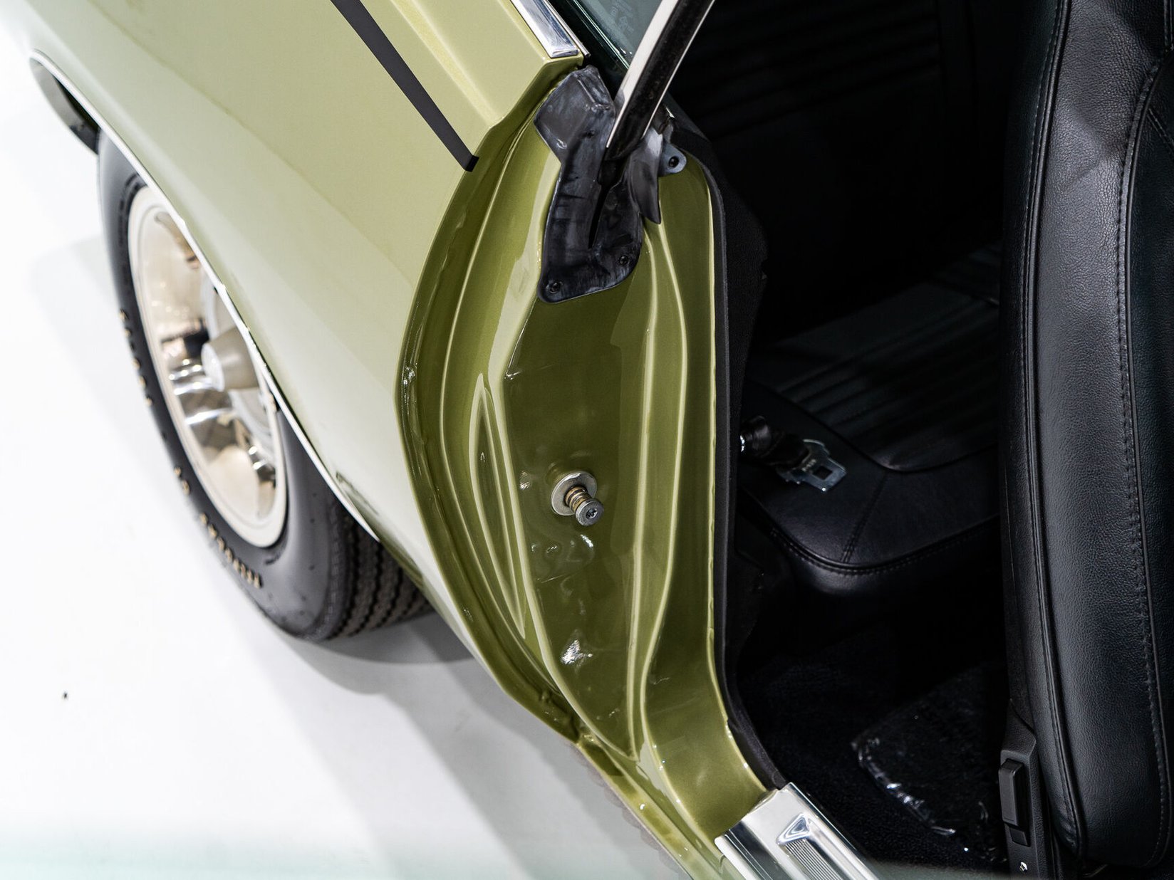 1970 Plymouth HEMI Cuda 1 de 3 Exemplaires Utilisés par la Division Course de Chrysler France **PRIX EN USD** Green Montreal - photo #82