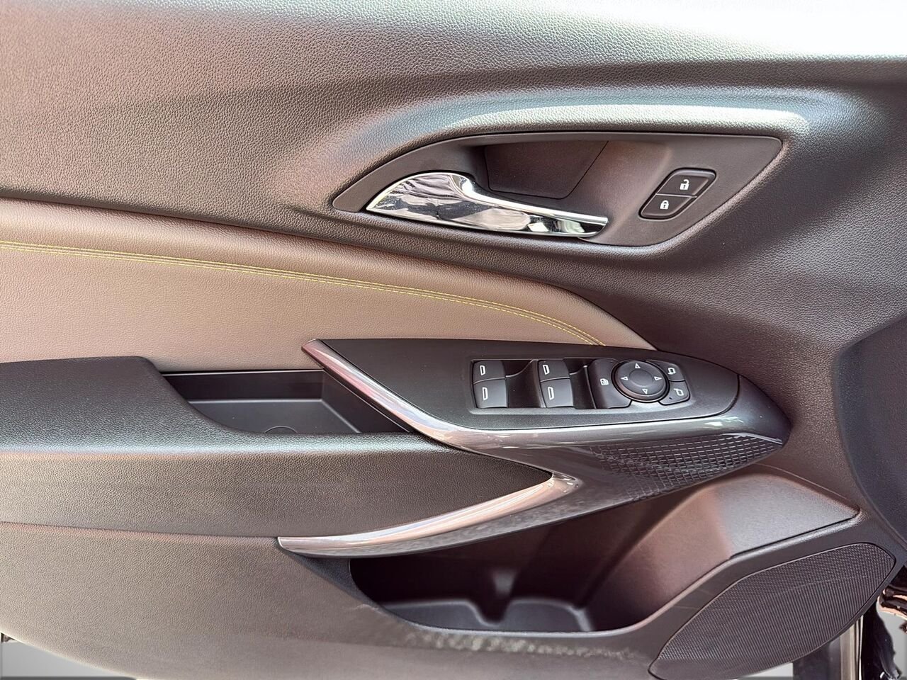 CHEVROLET Trax ACTIV 2026 NOIR MOSAIQUE METALLISE Saint-Hyacinthe - photo #10