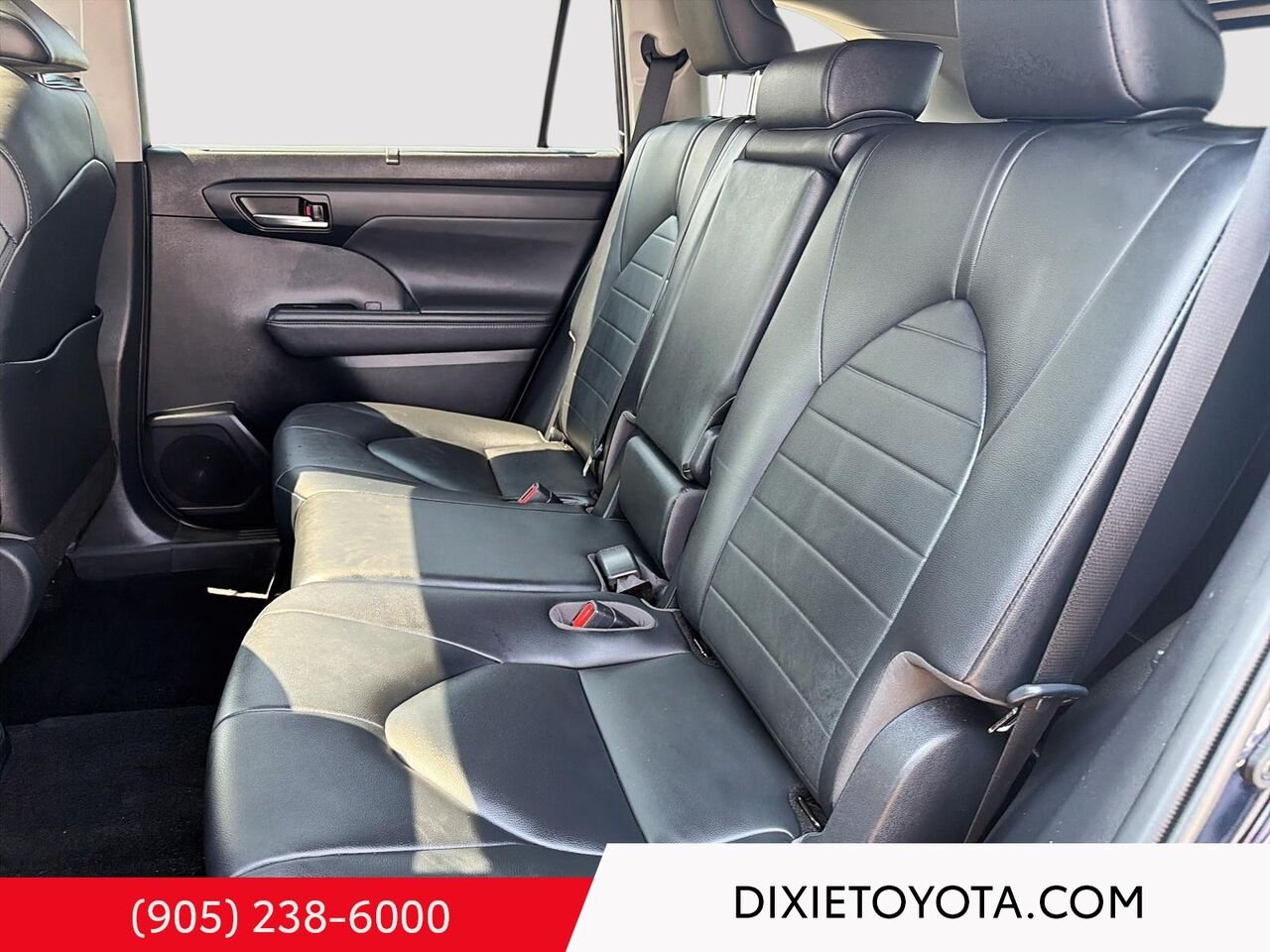 2020 Toyota Highlander XLE AWD / CLEAN CARFAX / HEATED SEATS / MOONROOF / ALLOY WHEELS / Mississauga - photo #19