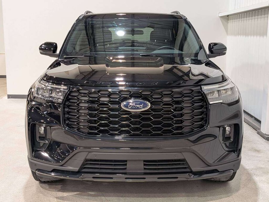 2025 Ford Explorer Black