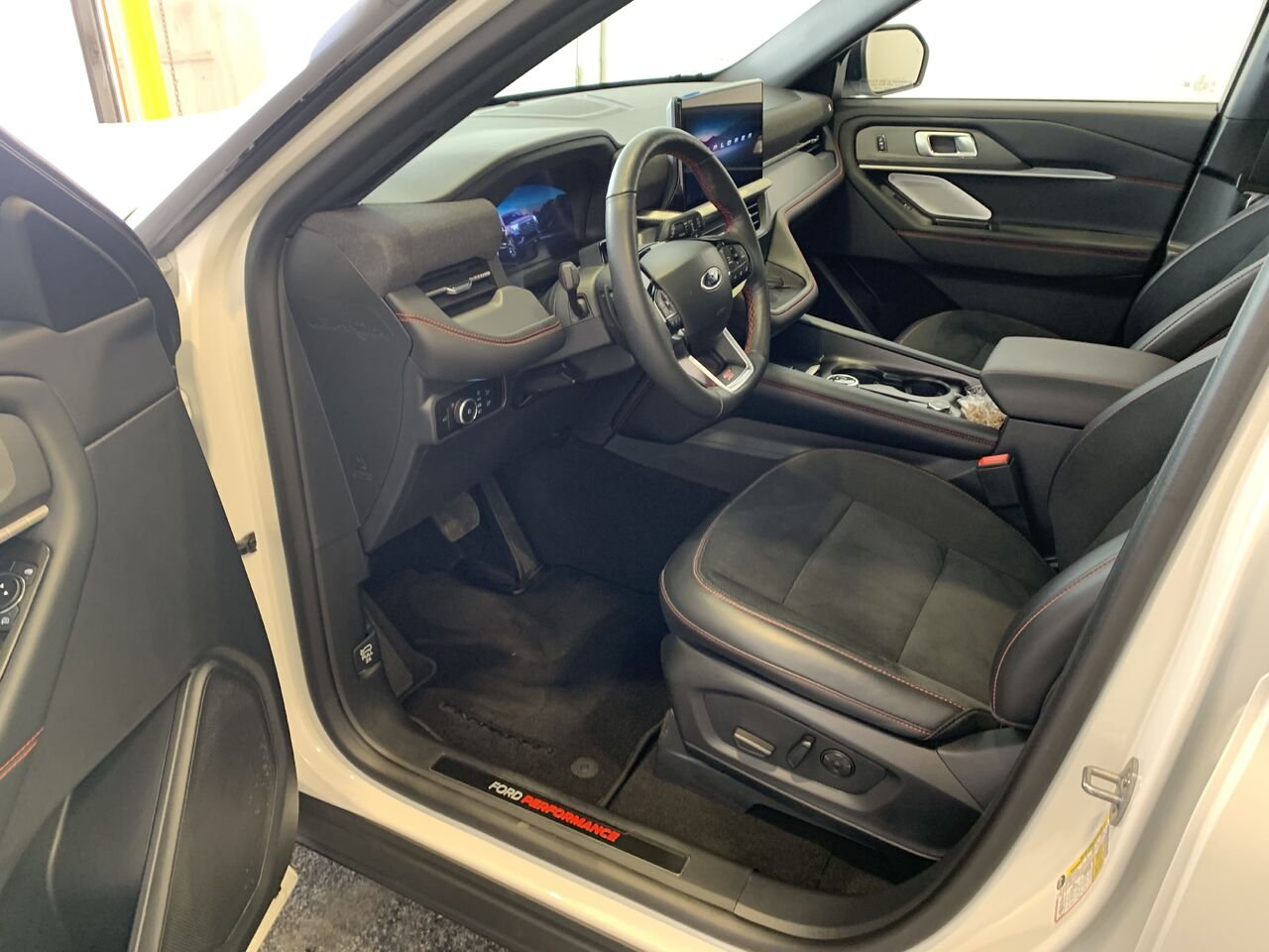 2025 Ford Explorer ST EXPLORER ST 4WD White Châteauguay - photo #31