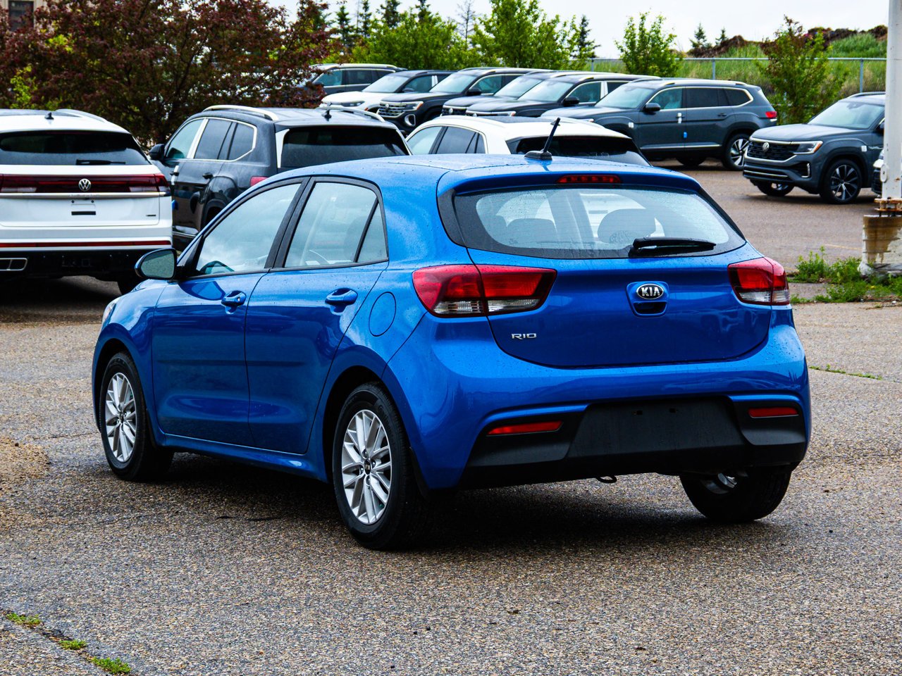 2021 Kia Rio 5-door LX+ IVT Blue Sherwood Park - photo #10