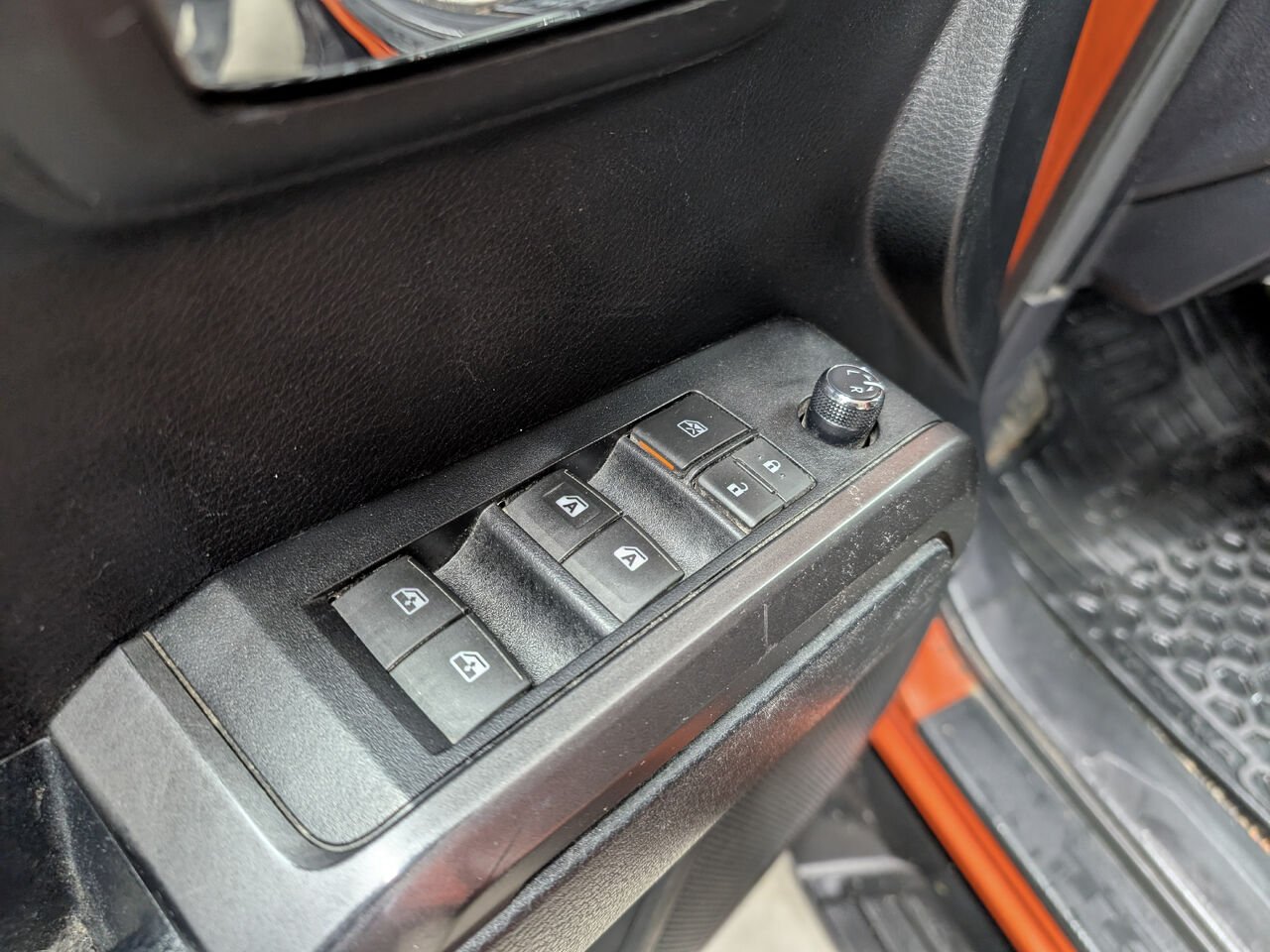 2017 Toyota Tacoma 5TFDZ5BN2HX018435 Orange Sherbrooke - photo #8